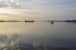 Tanker "Konstantinovsk" ran aground near Gorodets and blocked traffic on the Volga
