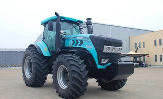 Serial hybrid tractor KAT KRE 3504 with automatic transmission shown in Moscow