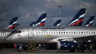 El Ministerio de Transporte de Rusia advierte sobre un posible aumento en los precios de los billetes de avión del 15 al 30%, mientras que Rosaviatsia pronostica un crecimiento del 5% en el transporte aéreo dentro de Rusia en 2023