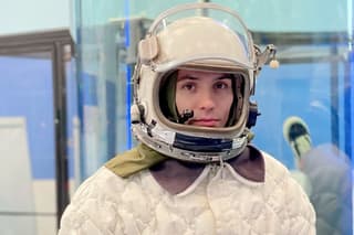 Russia Prepares for Country's First-Ever Stratospheric Parachute Jump