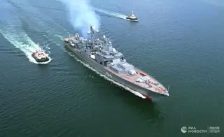 El destructor ruso "Mariscal Sháposhnikov", armado con misiles hipersónicos "Tsirkon", es considerado el arma más peligrosa de Rusia en EE. UU.