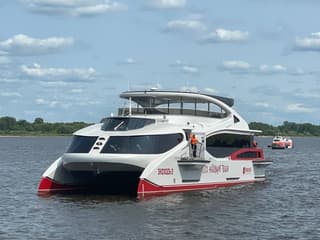Presentado en Rusia el catamarán eléctrico "Ekohod 2", navegará por el Volga
