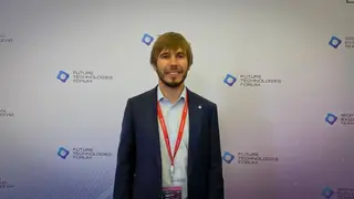 Quantum Fashion: How to bring back youth's interest in science. Explains the Center for Quantum Technology expert
