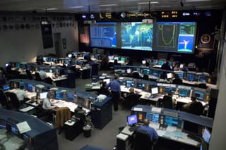 NASA's mission control center in Houston temporarily lost contact with the ISS. It was restored with the help of 'Roscosmos'