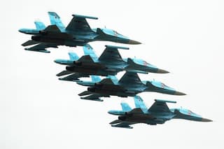 Сверхзвуковой российский бомбардировщик Су-34 впервые применил гиперзвуковую ракету «Кинжал»