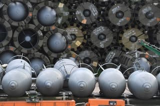 У России появилась новая огромная планирующая бомба ФАБ-1500М