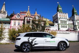 Los monovolúmenes eléctricos de siete plazas Volkswagen ID.6 aparecen en el coche compartido ruso