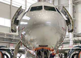 В России начали чинить стойки шасси для самолетов Airbus A320