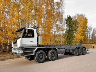 Кабина от МАЗ, рама из двух частей: в Минске представили сверхтяжелый грузовик с дизельным мотором