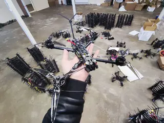 Российский комплекс связи «Метроном» обезопасит пилотов FPV-расчетов