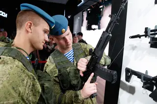 Updated Diopter Sight and Forearm: "Kalashnikov" to Start Production of Upgraded AK-12 by Year-End
