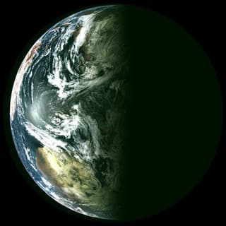 Aparecen las primeras fotos del espacio del satélite meteorológico ruso "Arktika-M" № 2