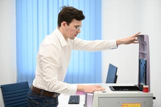 Томские ученые разработали покрытие, которое объединит имплант и кость человека