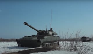 Russian Military Receives Extended-Range Shells for 2S1 Gvozdika Self-Propelled Howitzers