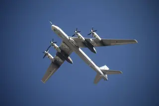 Смертоносный вариант Ту-95МС, которого боятся на Западе: российские ракетоносцы совершили полет возле Аляски