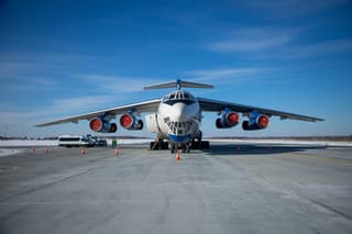 Транспортный самолет Роскосмоса Ил-76МДК впервые доставил грузы в аэропорт космодрома Восточный