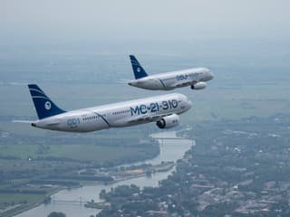 Поставки SJ-100 с российскими двигателями ПД-2 перенесли на 2026 год