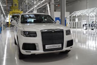 Más espacioso que Maybach, más rápido que Rolls-Royce: el diseñador jefe de Aurus nombró las ventajas del automóvil ruso de primera clase