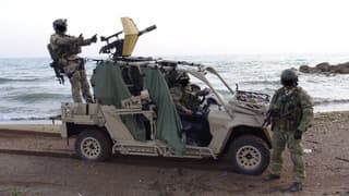 Апгрейд по-русски: военнослужащие ВС РФ установили на американский багги советский авиационный пулемет ГШГ