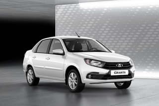 AvtoVAZ anuncia otra campaña de retirada: la pintura de los Granta empieza a desprenderse