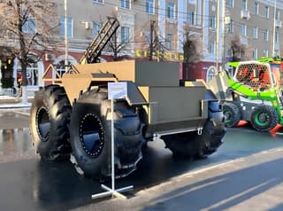 Выстреливающий рукав с 725 кг взрывчатки: названа уникальная особенность робота-сапёра «Челнок»