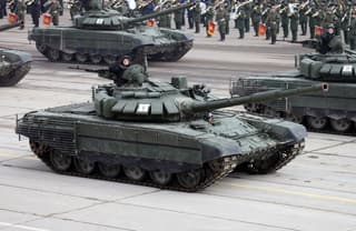 "Didn't bail out": the main Russian T-72B3 tank withstood three drone strikes at once