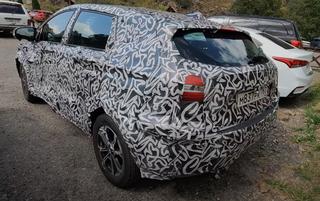Aparecen detalles sobre el hatchback "camuflado" LADA Iskra, fotografiado en Pyatigorsk