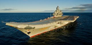 Для единственного авианосца РФ «Адмирала Кузнецова»: Росэлектроника разработала систему контроля посадки самолетов на палубу
