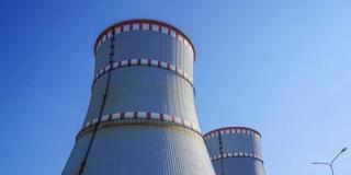Comenzó la reparación de torres de refrigeración evaporativas en la central nuclear de Leningrado