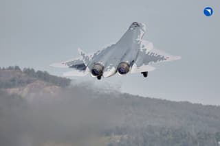 Amo de las alturas azules: Rostec entregó al ejército un lote de cazas Su-57 y Su-35S