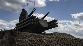 Proteger Crimea de los misiles AGM-154E: Los ZRPK "Pantsir-SMD" se instalaron en torres de celosía para repeler ataques aéreos