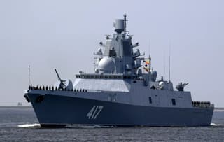 Носитель «Калибров», «Ониксов» и «Цирконов» фрегат «Адмирал Исаков» спустили на воду в Петербурге