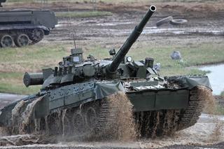 Танк и не иначе: российские военные высоко оценили проходимость Т-80