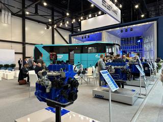 КамАЗ показал сразу четыре газовых двигателя и тягач для перевозки опасных грузов