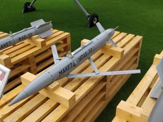 El UAV "Inojodets-RU" se ha adaptado para usar la potente bomba aérea guiada UPAB-50S: destrucción total del enemigo
