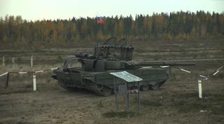 Танки Т-72Б3М с новейшей защитой засветились на полигоне в Ленобласти