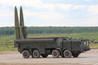 Rattling Russian weapons: Iskander-E OTRK shown at military parade in Algeria