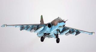 Грачи прилетели: опубликовано мощное видео боевой работы Су-25С по технике противника