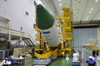 Ракета для отправки «Прогресс МС-29» успешно собрана и готовится к запуску: космонавты ждут ингредиенты для оливье