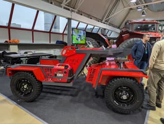 El transportador eléctrico "Kaluzhanin MK-750" se mostró en Moscú
