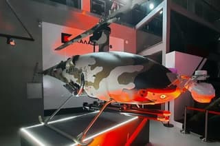El más nuevo UAV de combate "Termit" con misiles de largo alcance S-8L lanzado a producción en serie