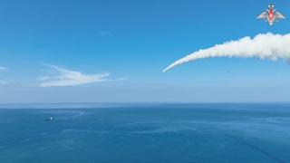 БРК «Бастион» запустил сверхзвуковую ракету П-800 «Оникс» по цели в Средиземном море: уникальные кадры
