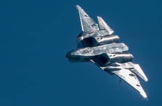 Названа особенность переданных ВКС России истребителей Су-57: быстрые и невидимые