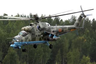 Tripulación de un Mi-24V realiza una maniobra antiaérea debido a la amenaza de un Stinger: imágenes espectaculares