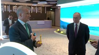 Сбер показал Путину электронный стетоскоп для дистанционной диагностики