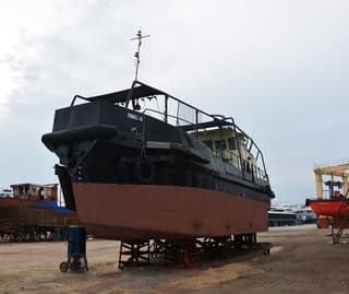 Cleans the water surface from grain dust: Novorossiysk Grain Terminal receives the vessel NMS-4