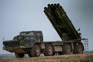 РСЗО «Смерч» и «Торнадо-С» приблизятся к могуществу «Искандера» благодаря новым 300-мм снарядам: фурор в реактивной артиллерии XXI века
