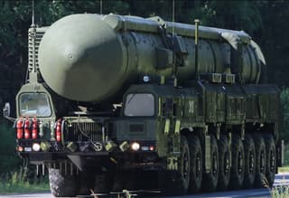 Шесть новейших боевых блоков «Ярса» с астрокоррекцией и индивидуальным наведением: раскрыты технические детали устрашающего межконтинентального комплекса
