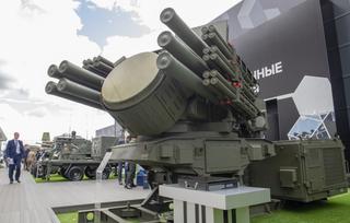 «Высокоточка» впервые показала новейший ЗРПК «Панцирь-СМД-Е» за рубежом: симбиоз последних технологий