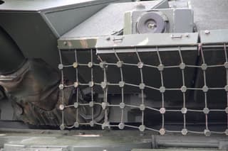 Российские умельцы нашли способ защитить танк Т-90М от кумулятивных снарядов: новаторская разработка